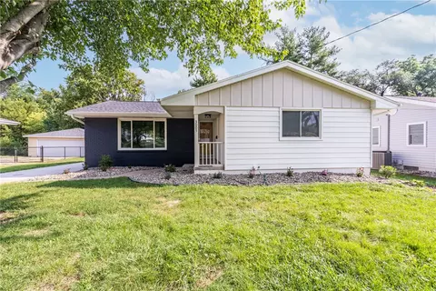 3005 Meadow Ln, West Des Moines, IA 50265