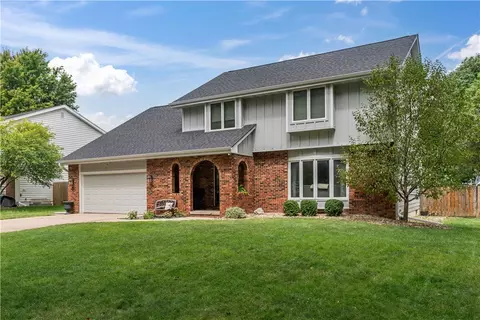 5333 Woodland Ave, West Des Moines, IA 50266