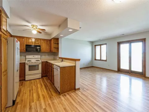 405 SE Delaware Ave #203, Ankeny, IA 50021