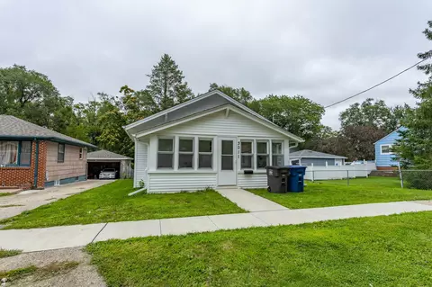 3011 Bowdoin St, Des Moines, IA 50313