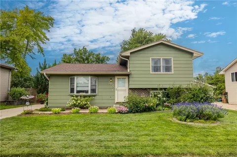 705 NE 9th St, Grimes, IA 50111