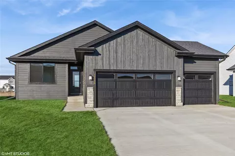 14229 N Valley Dr, Urbandale, IA 50323