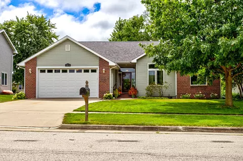 5414 Cervantes Dr, Ames, IA 50014