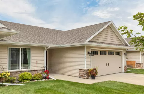 5832 SE 24th St, Des Moines, IA 50320