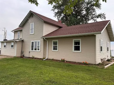 3643 E 92nd St S, Newton, IA 50208
