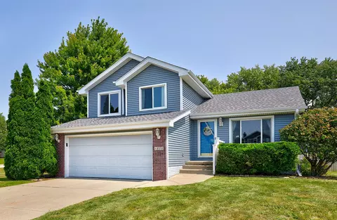 1271 65th Pl, West Des Moines, IA 50266