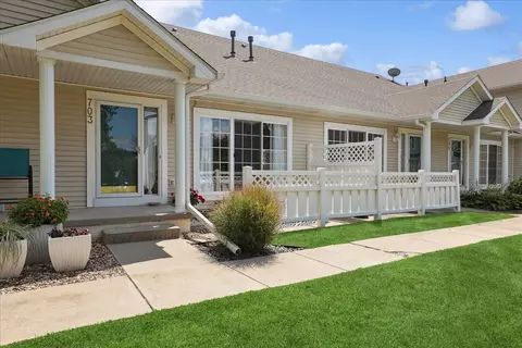 4425 Mills Civic Pkwy #703, West Des Moines, IA 50265