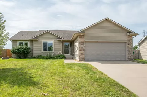 3100 SE Weatherstone St, Grimes, IA 50111