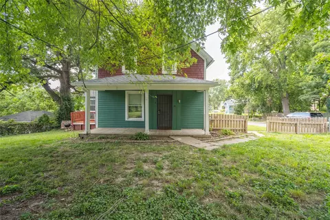 3138 7th St, Des Moines, IA 50313