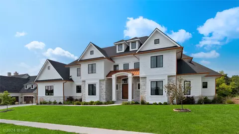 657 S Tiburon Cv, West Des Moines, IA 50266