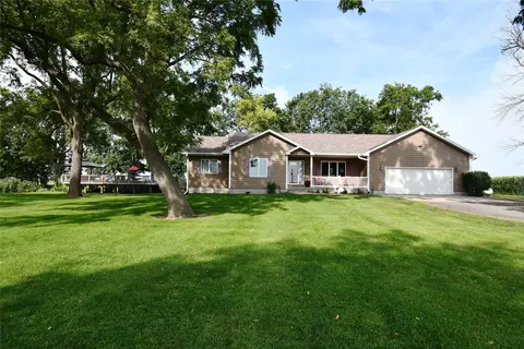 9717 W 93rd St S, Prairie City, IA 50228