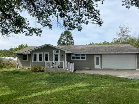 1305 S Jefferson Way, Indianola, IA 50125