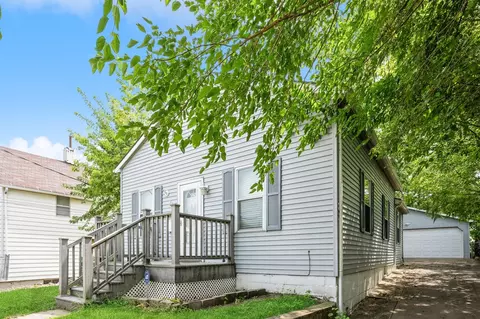 811 Walker St, Des Moines, IA 50316