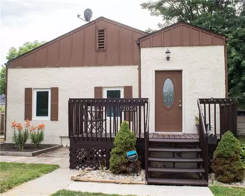 2024 Merle Hay Rd, Des Moines, IA 50310