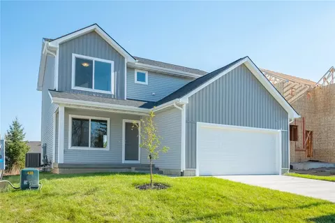 430 Commons Dr, Carlisle, IA 50047