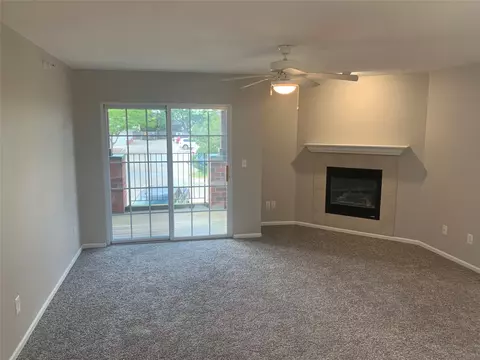 105 NW 8th St #205, Grimes, IA 50111