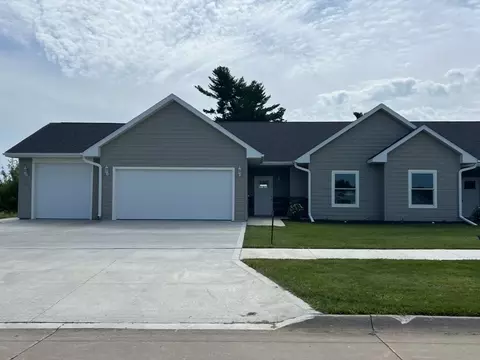 310 Coneflower Ct, Monroe, IA 50170