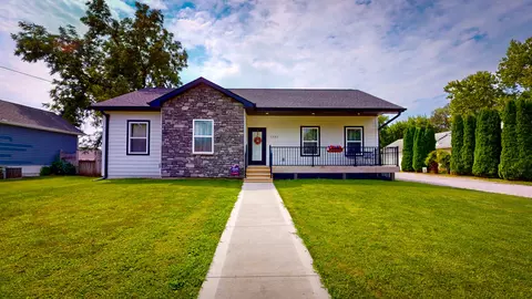 1202 Vine St, Dallas Center, IA 50063