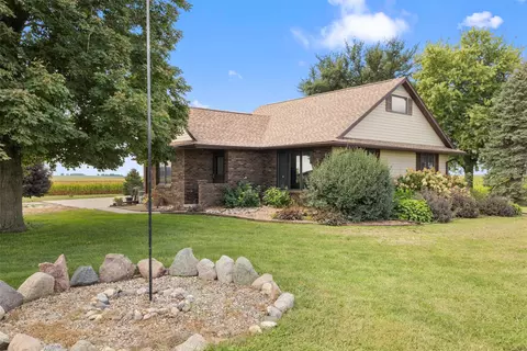 69512 310th St, Collins, IA 50055