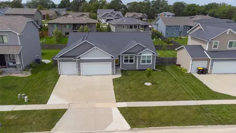 1342 S 6th St, Adel, IA 50003