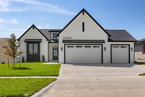 1267 S Radley St, West Des Moines, IA 50266