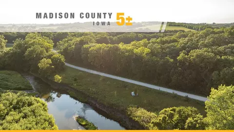 000 Roseman Bridge Trl, Winterset, IA 50273