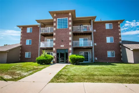 651 SE Dovetail Rd #1, Grimes, IA 50111