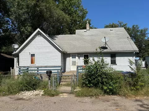 3010 Carr St, Des Moines, IA 50317