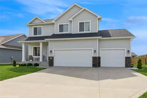 621 Orchard View Dr, Norwalk, IA 50211