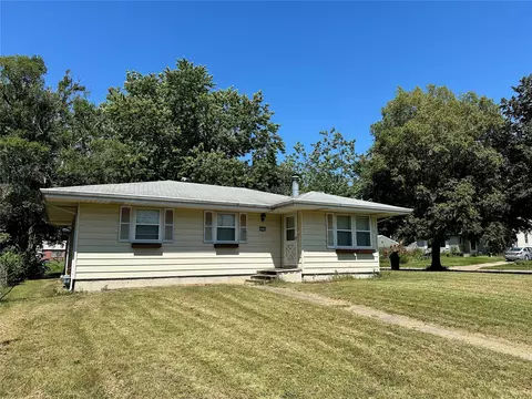 3838 Glen Ellen Dr, Des Moines, IA 50317