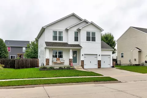 3313 Maple Dr SW, Bondurant, IA 50035