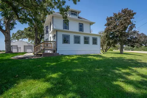 4323 F-36 Hwy W, Newton, IA 50208