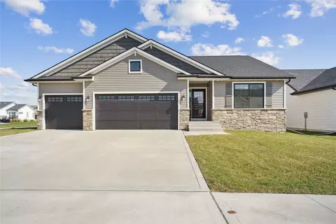 430 Chayse St SW, Bondurant, IA 50035