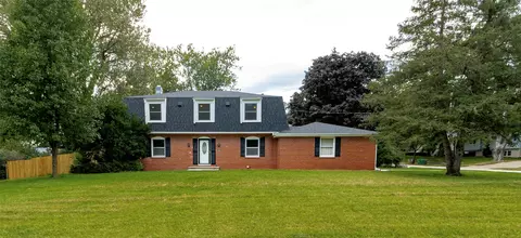 1050 32nd St, West Des Moines, IA 50266