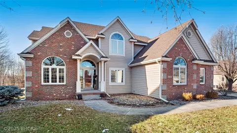 3302 NE Briarwood Dr, Ankeny, IA 50021