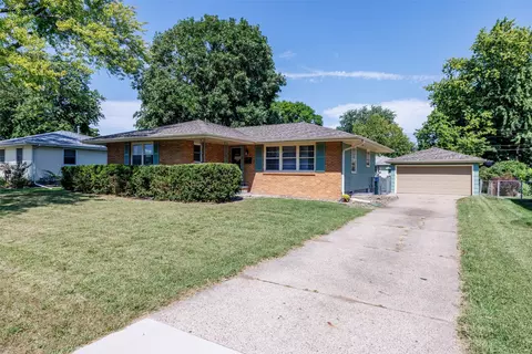 214 SE 8th St, Ankeny, IA 50021