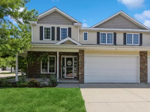 2751 NW 155th Ct, Clive, IA 50325