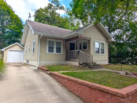108 N Riverside Dr, Ames, IA 50010