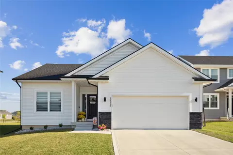 15115 Deerview Dr, Urbandale, IA 50323