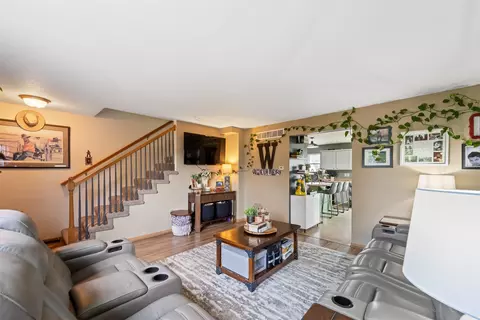 843 SW Springfield Dr, Ankeny, IA 50023