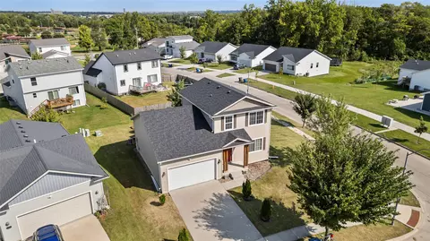 2402 River Meadows Dr, Des Moines, IA 50320