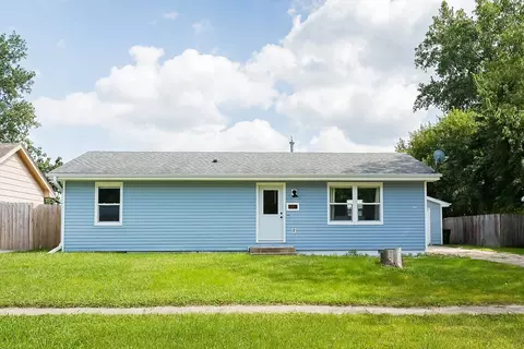 209 11th St SE, Bondurant, IA 50035