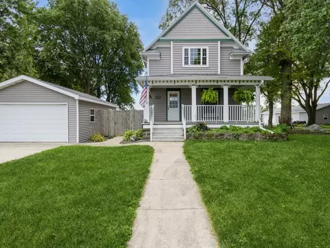 1204 Davis St, Dexter, IA 50070