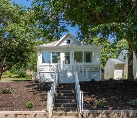 222 E Broadway St, Colfax, IA 50054