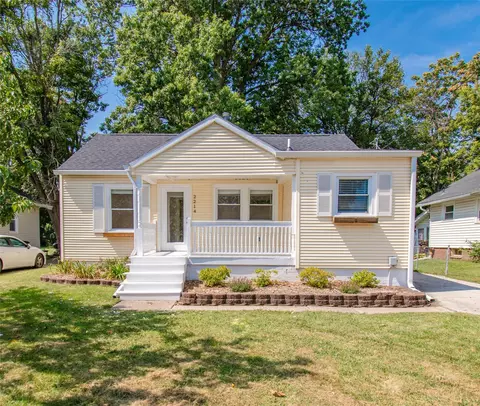 2214 36th St, Des Moines, IA 50310