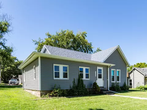 420 N Division St, Stuart, IA 50250