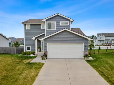 2717 NW 23rd St, Ankeny, IA 50023