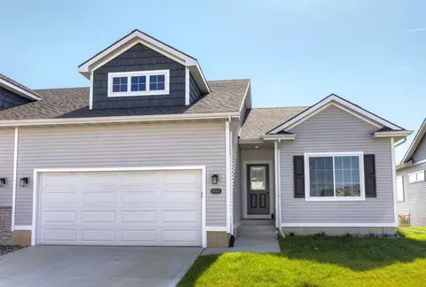 8986 Mockingbird Dr, West Des Moines, IA 50266