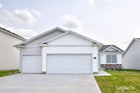 9717 Thorton Dr, Johnston, IA 50131