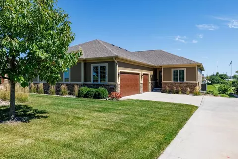 3709 NE Otter Creek Dr, Ankeny, IA 50021